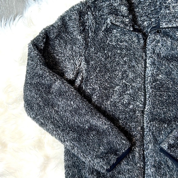 Cozy Fleece - Picture 3 of 3